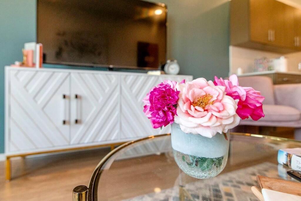 נאשוויל Stylish Downtown Condo W/ Pool & Parking מראה חיצוני תמונה