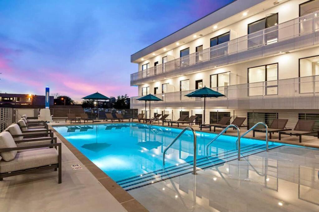 נאשוויל Stylish Downtown Condo W/ Pool & Parking מראה חיצוני תמונה